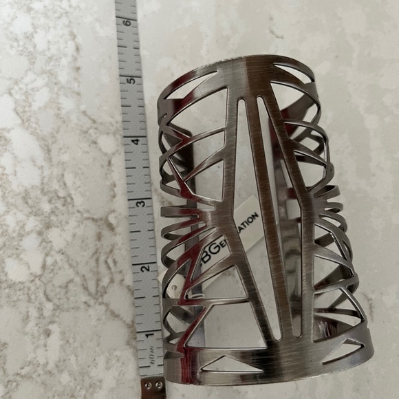 NWT 90s BCBG Generation Cuff Bracelet - Picture 7 of 7